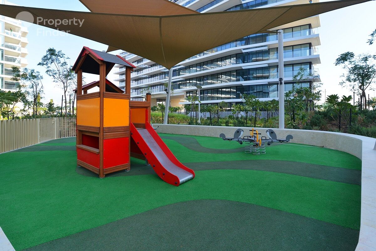 Gallery mosaic item small first