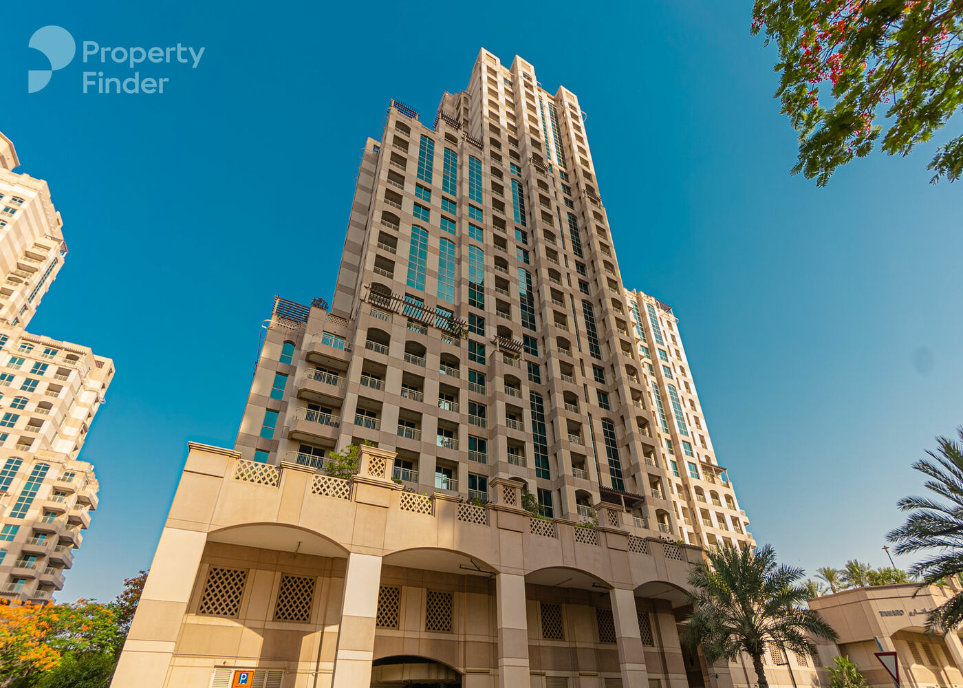 Gallery mosaic item small first