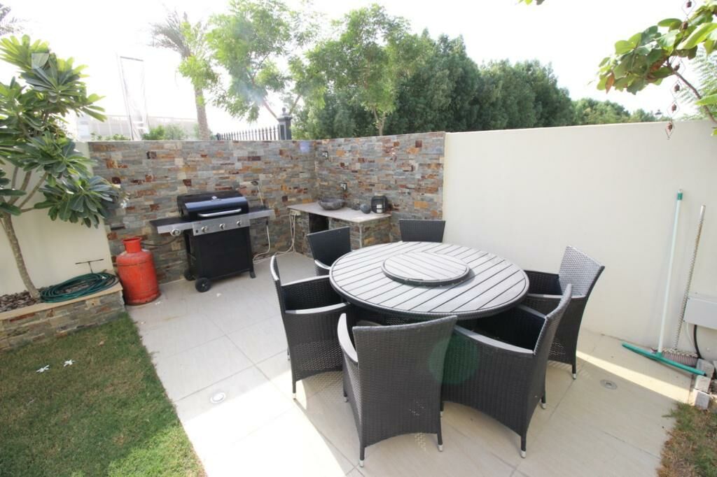 Gallery mosaic item small first