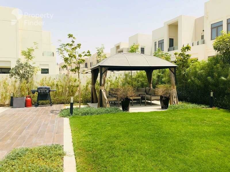 Gallery mosaic item small first