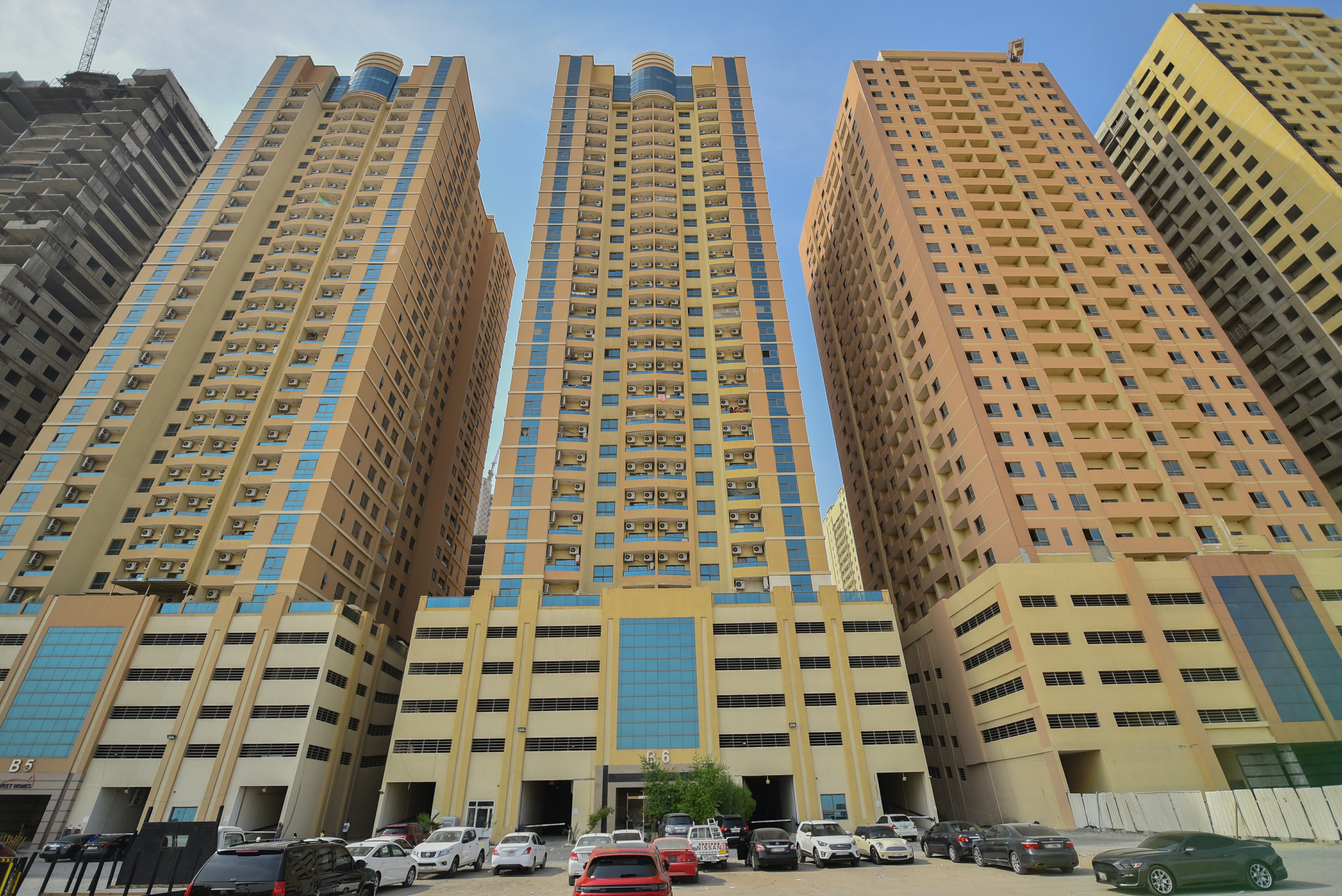 Paradise Lakes Tower B6