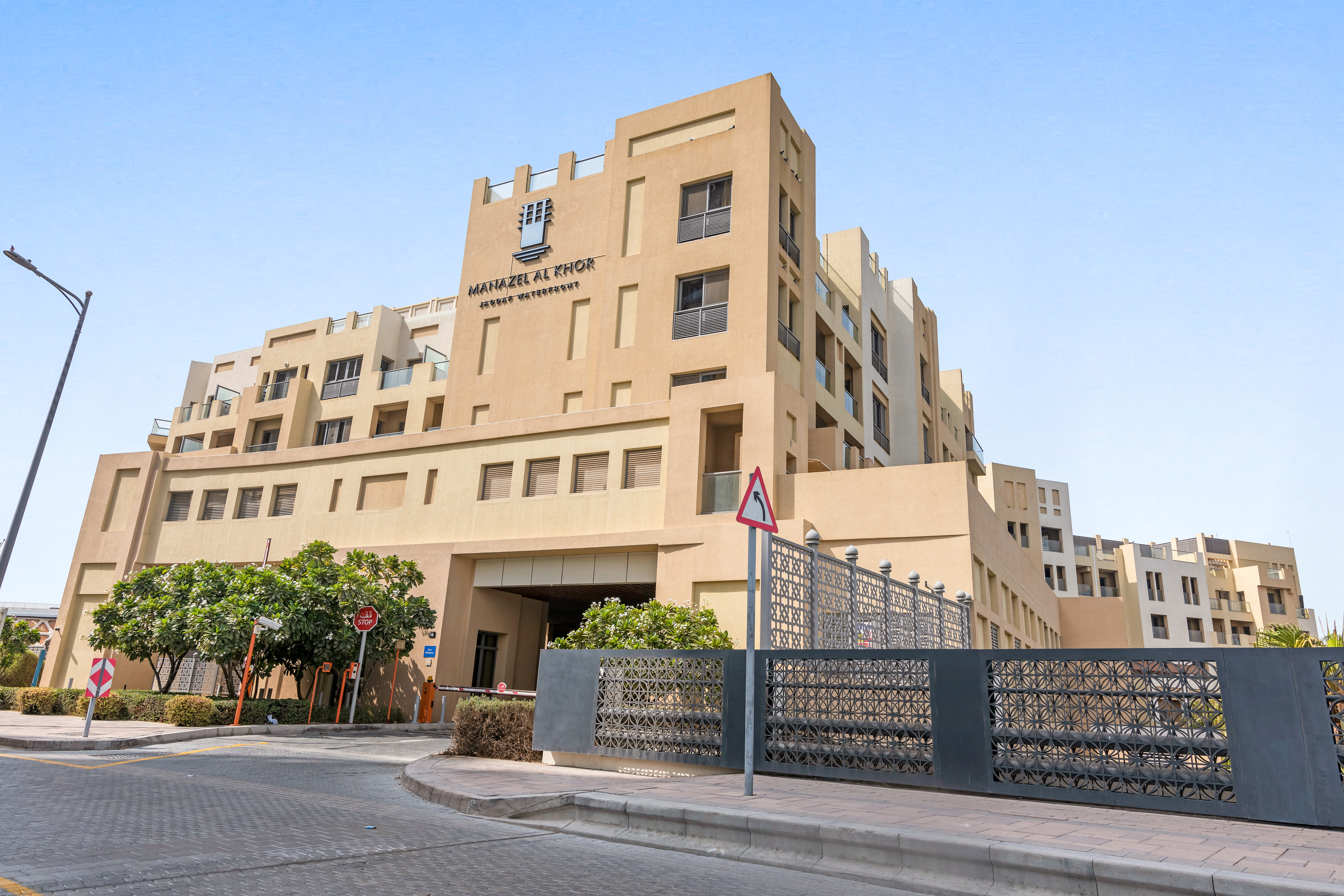 Manazel Al Khor