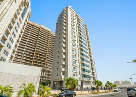 صورة لـ التصميم الخارجي للمبنى في برج يونى استايت الرياضية