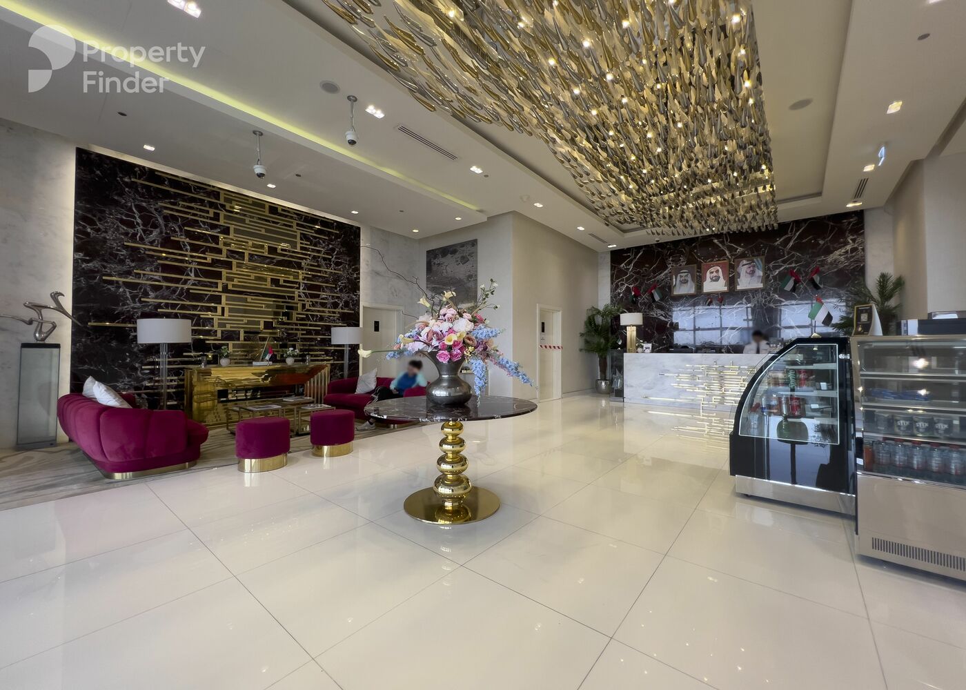 Gallery mosaic item small first