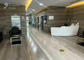 Image for Lobby in Axis silver 1