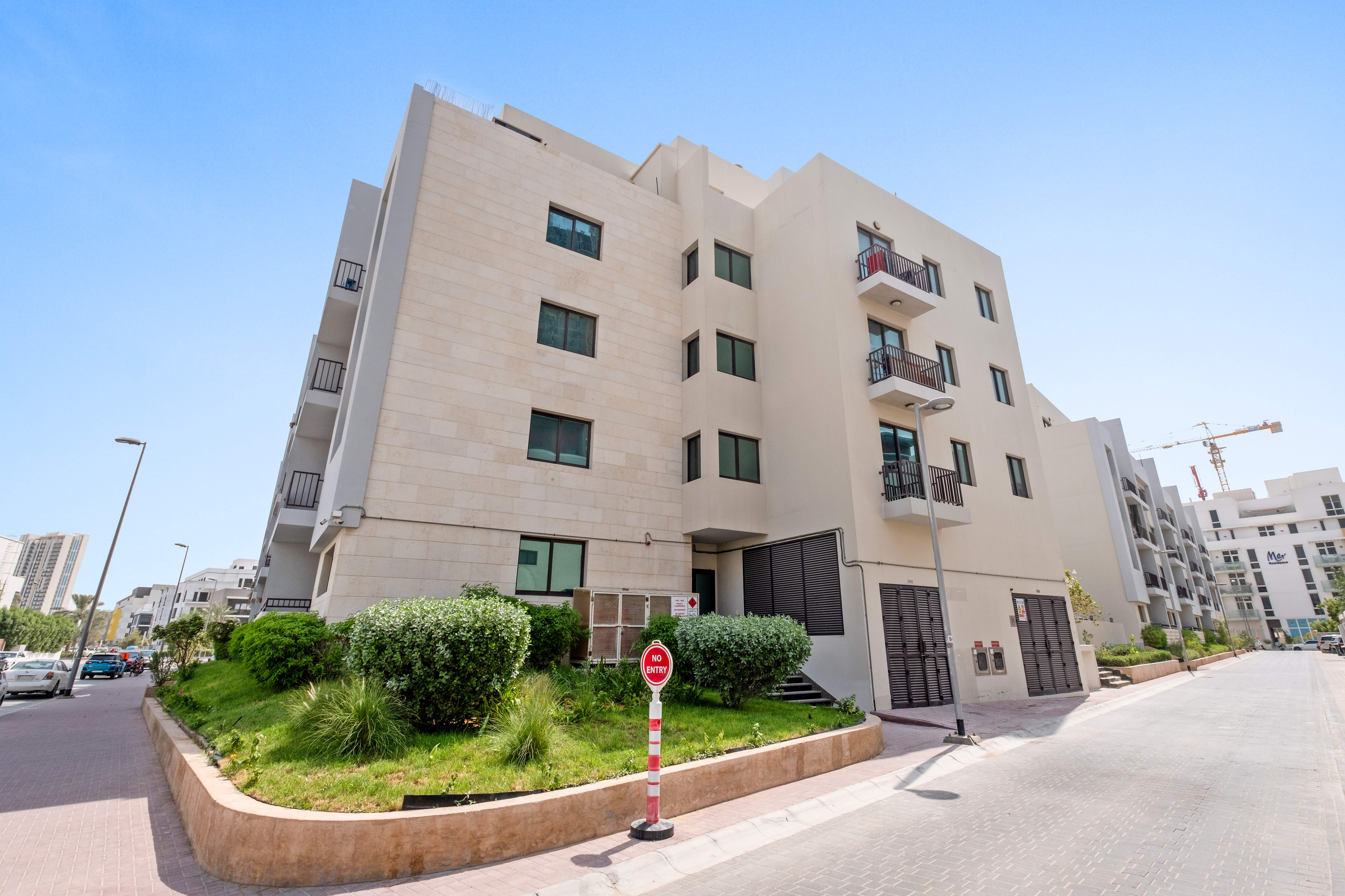 La Riviera Apartments