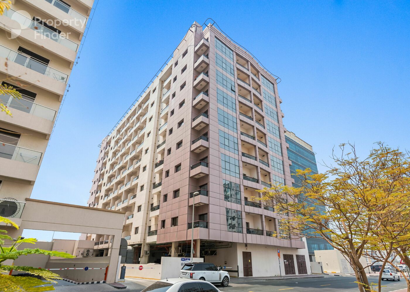 Gallery mosaic item small first