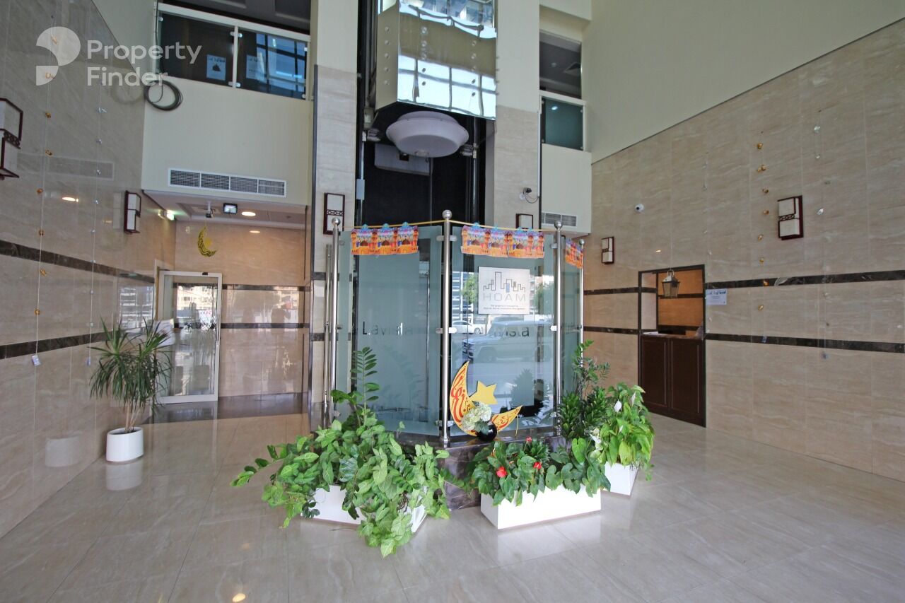 Gallery mosaic item small first