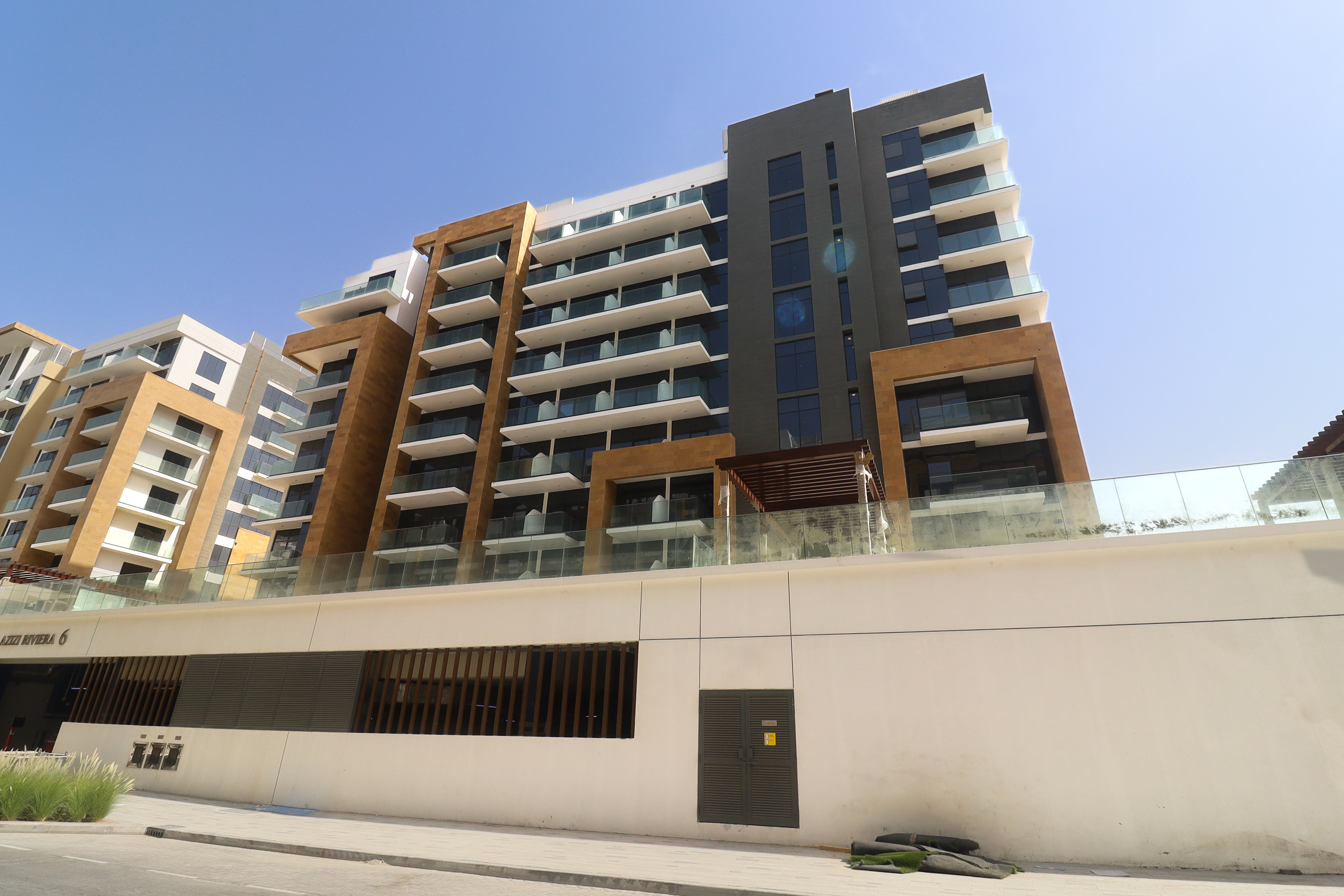 Azizi Riviera 6