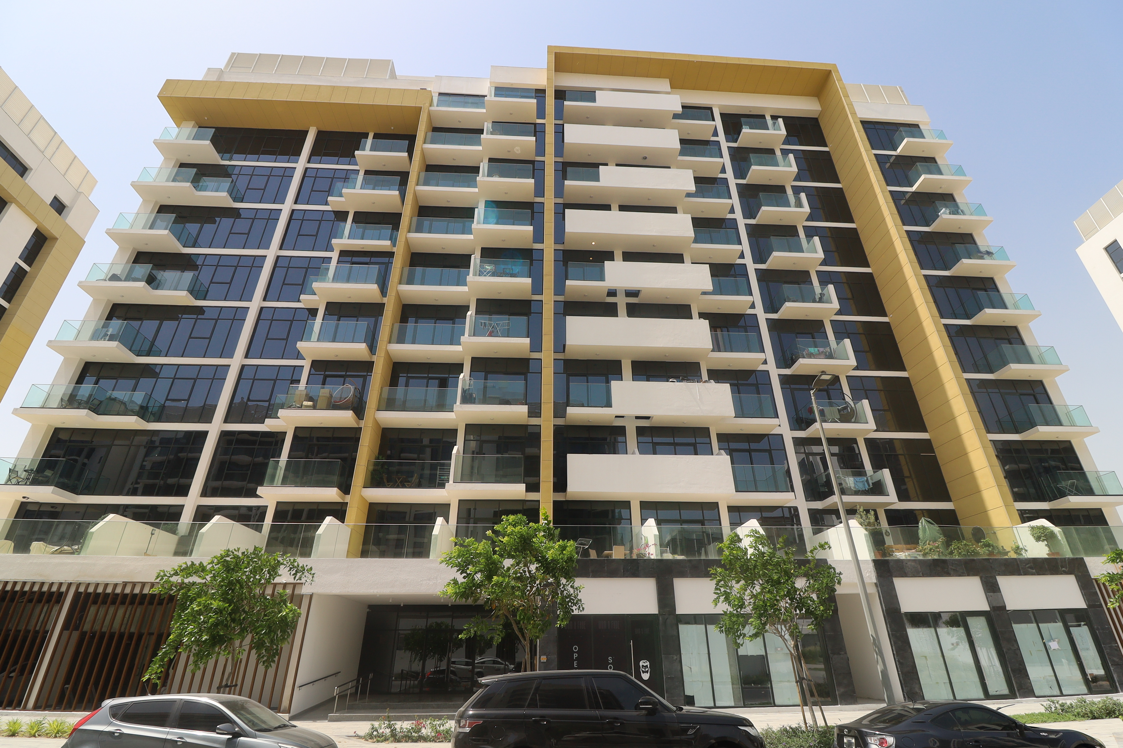 Azizi Riviera 10