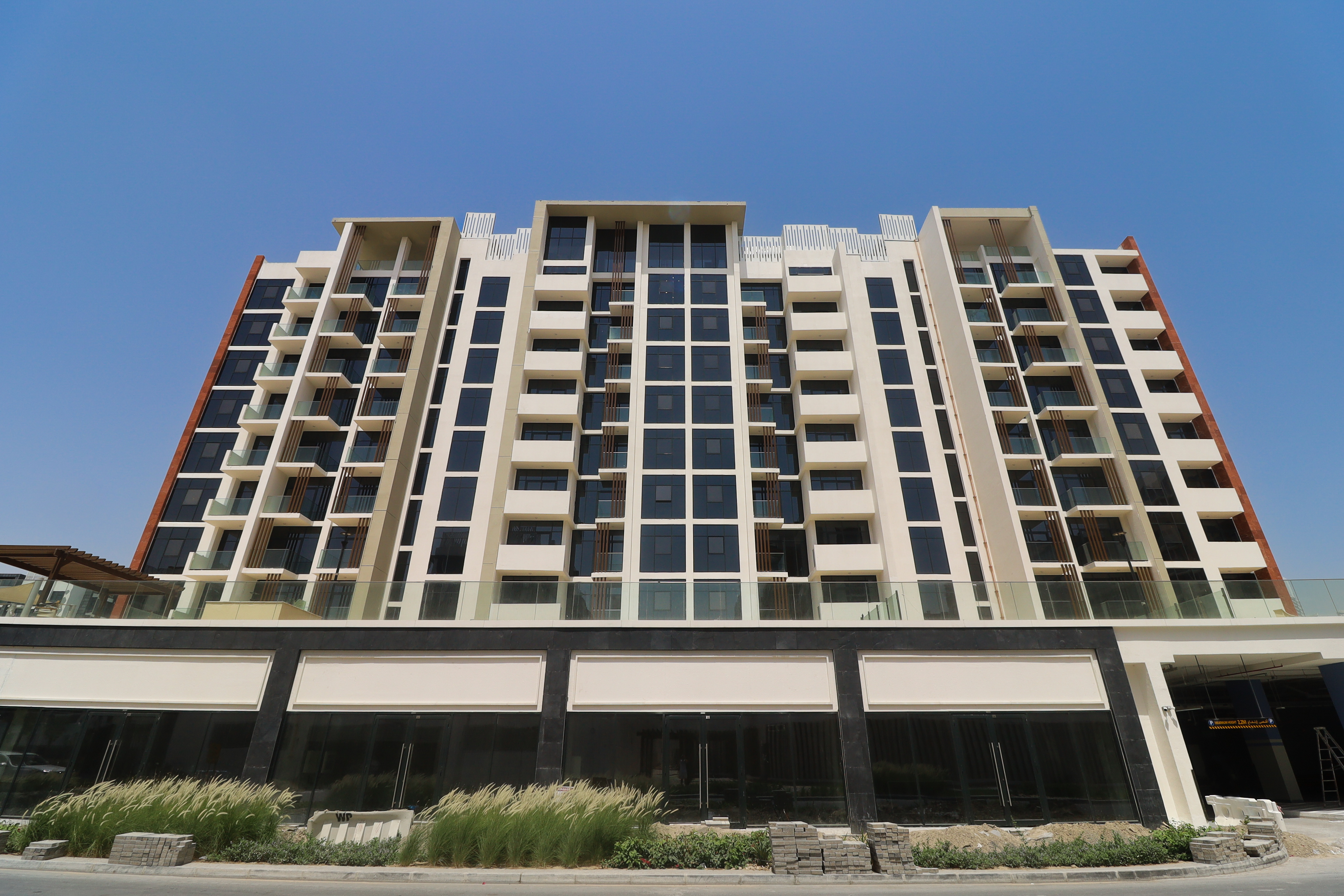 Azizi Riviera 19