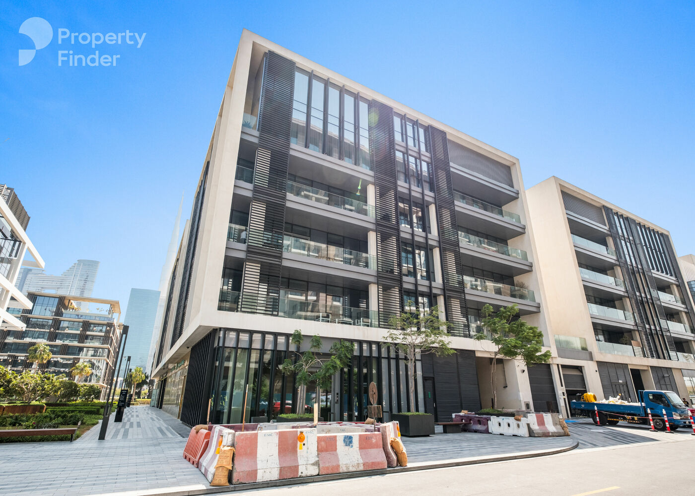 Gallery mosaic item small first