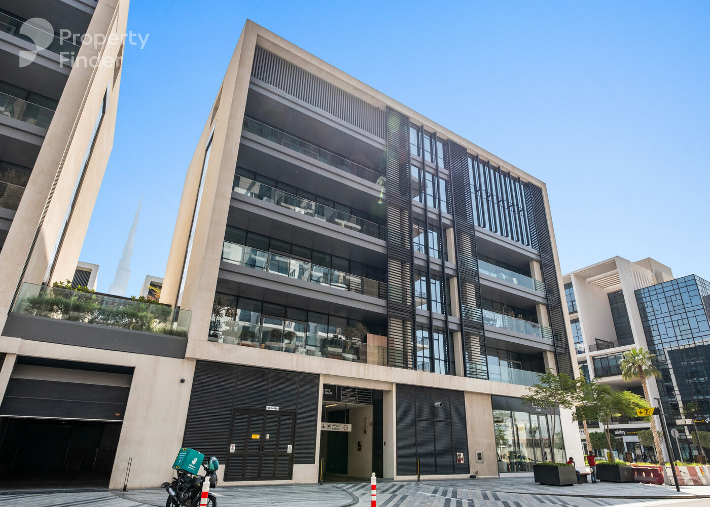 Gallery mosaic item small first