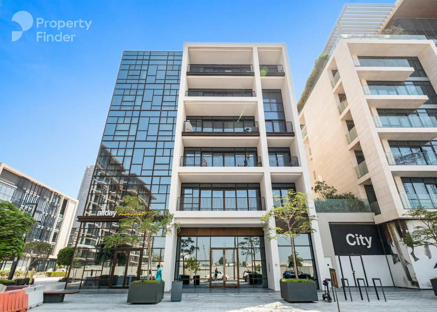 Gallery mosaic item small first