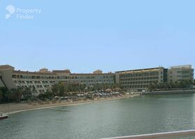 برج فندق شاطئ الراحة