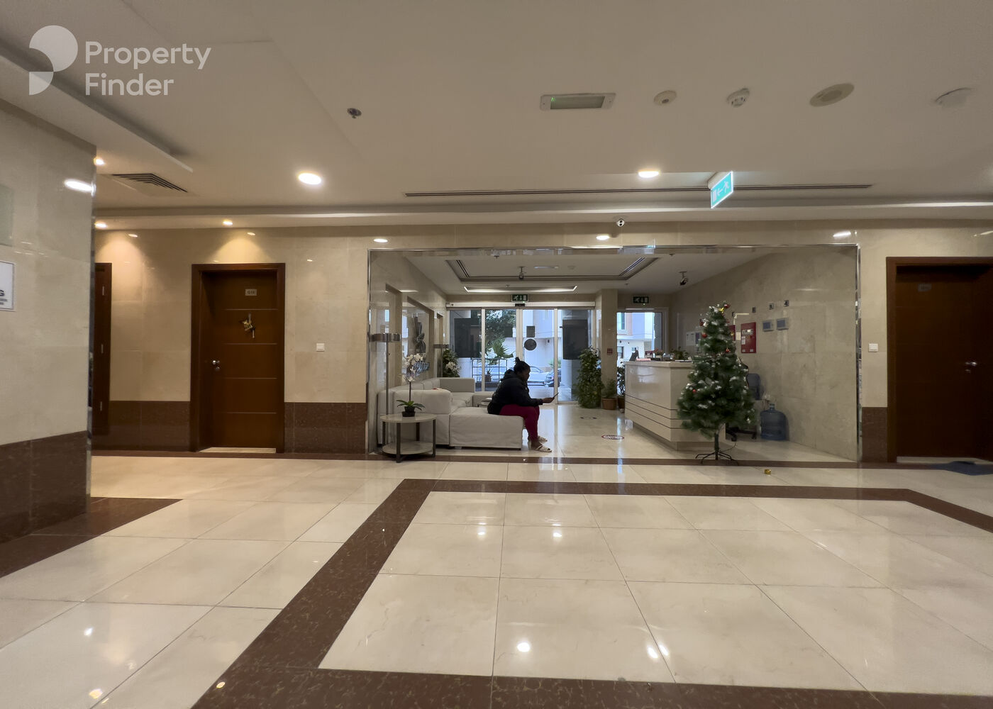 Gallery mosaic item small first