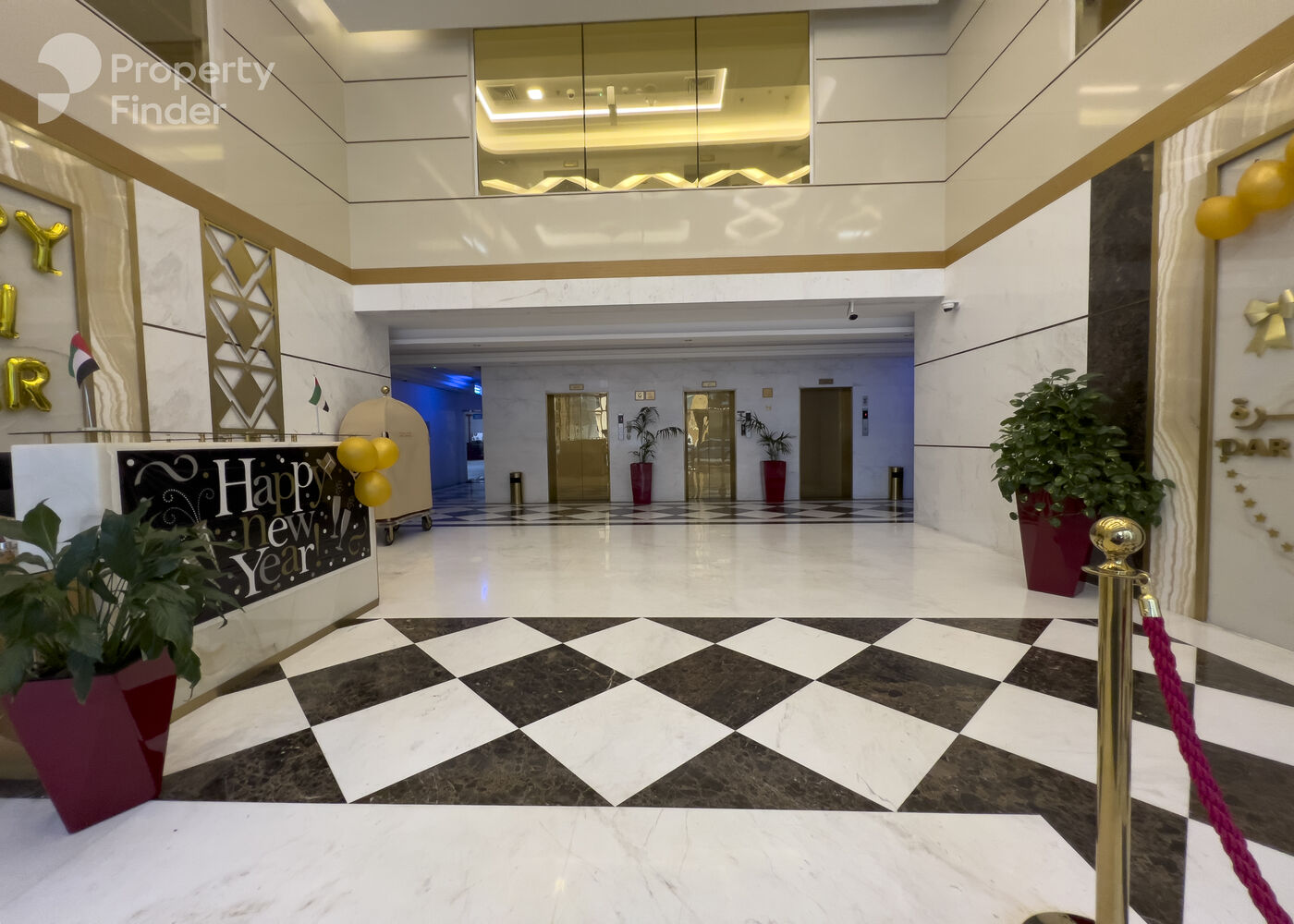 Gallery mosaic item small first