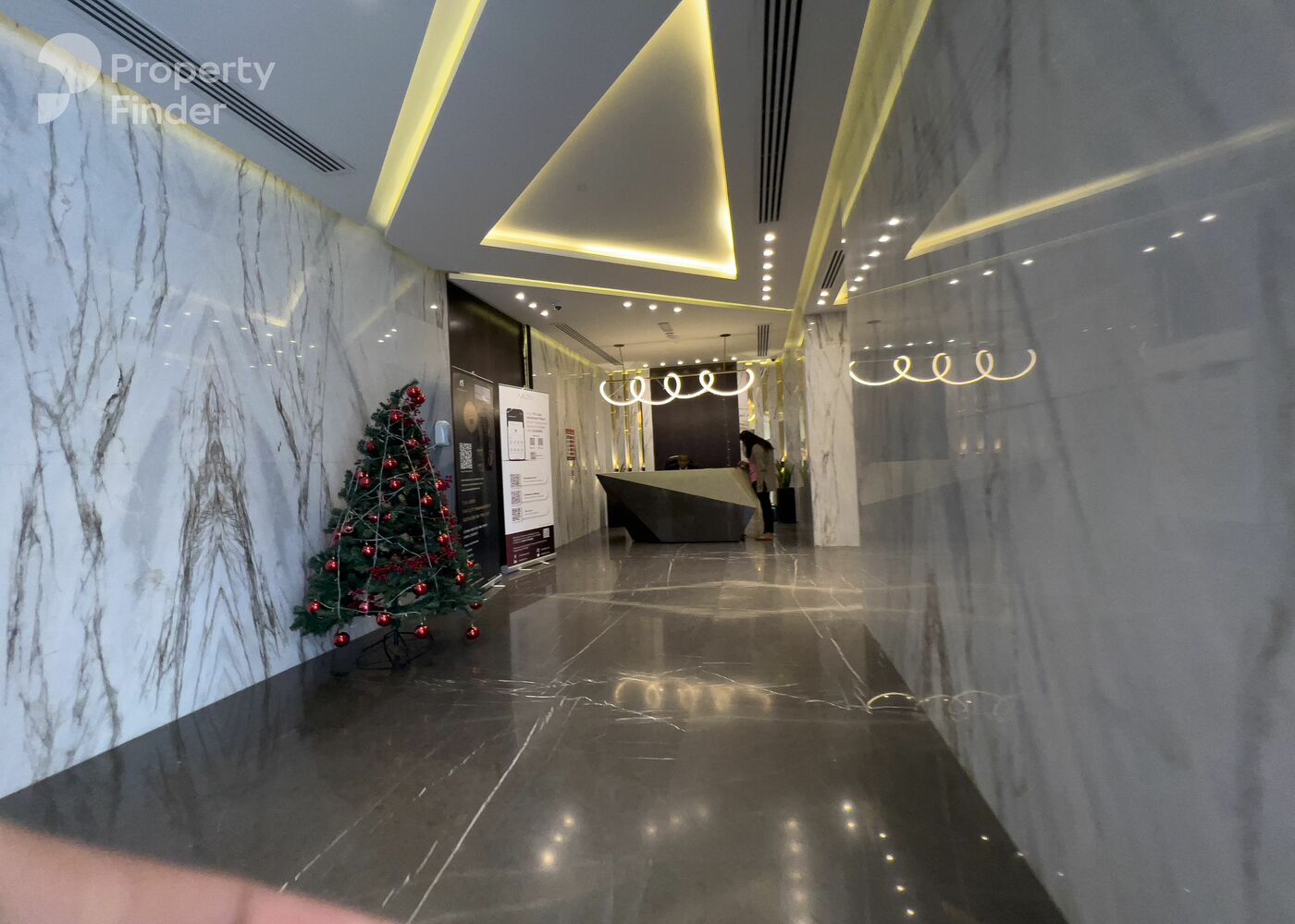 Gallery mosaic item small first