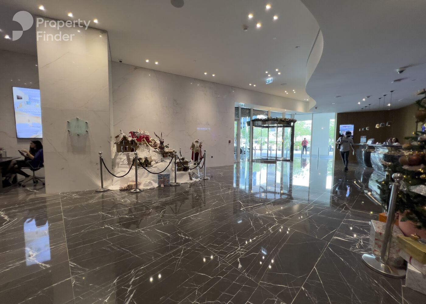 Gallery mosaic item small first