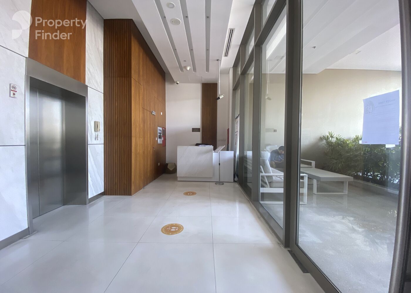 Gallery mosaic item small first