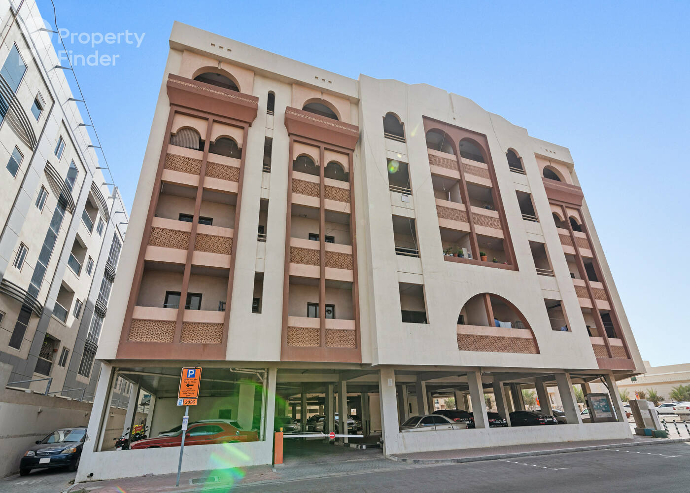 Gallery mosaic item small first