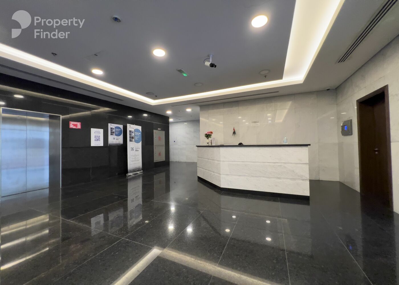 Gallery mosaic item small first