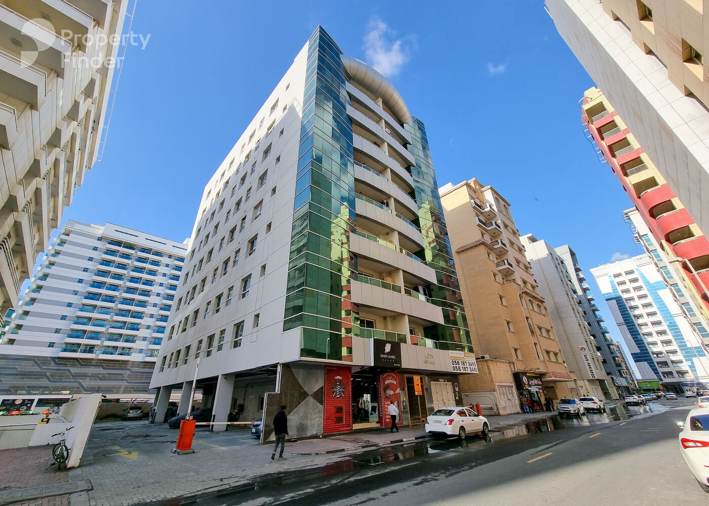 Gallery mosaic item small first