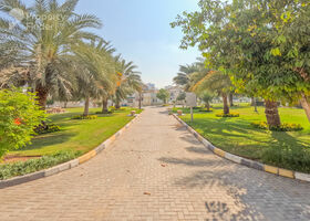صورة لـ  في الغرب