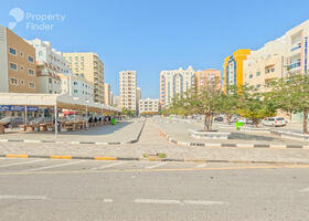 صورة لـ  في الغرب