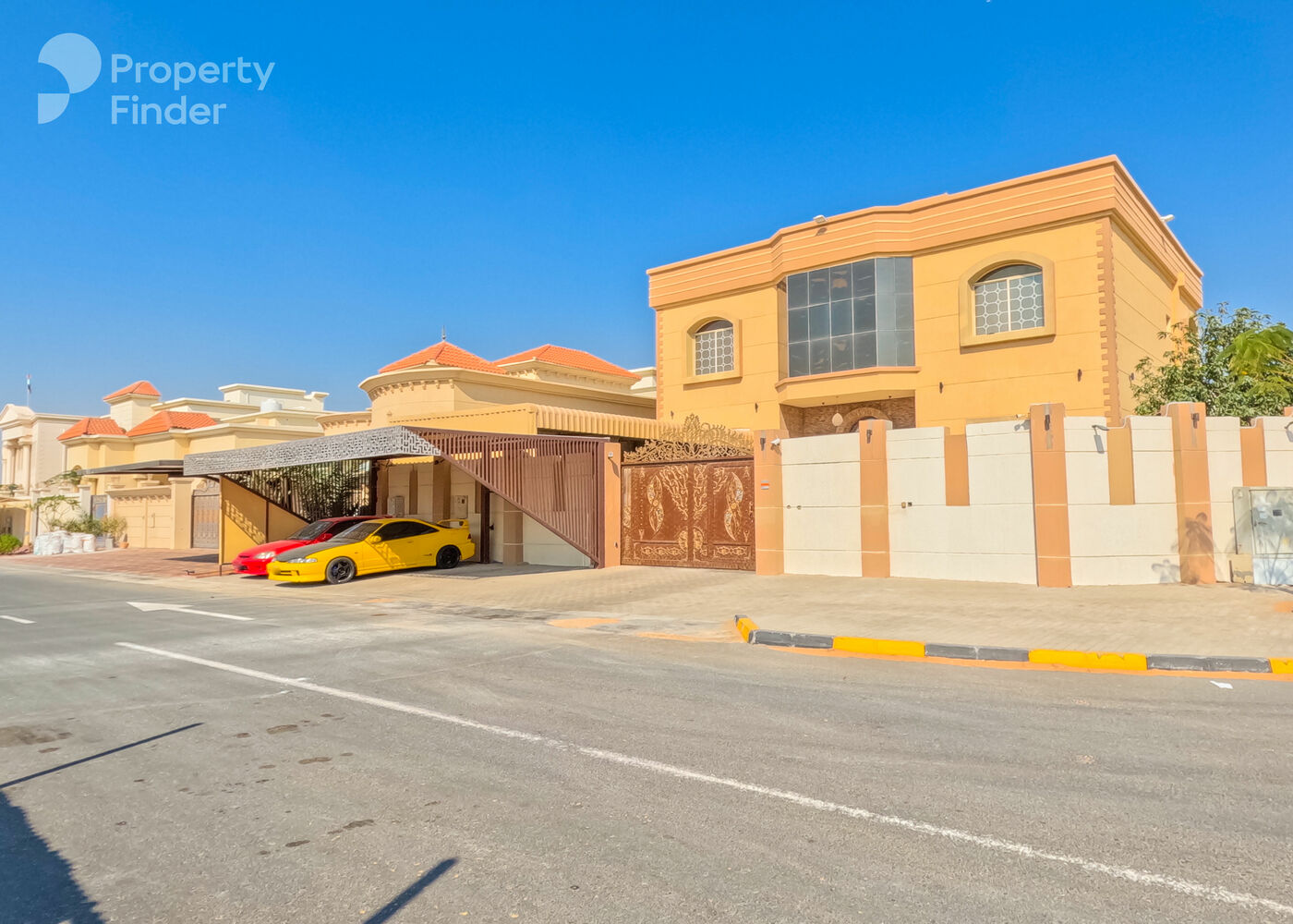 Gallery mosaic item small first