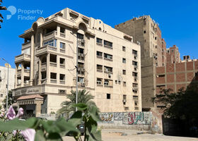 صورة لـ  في الهرم