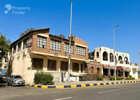 صورة لـ  في الهرم