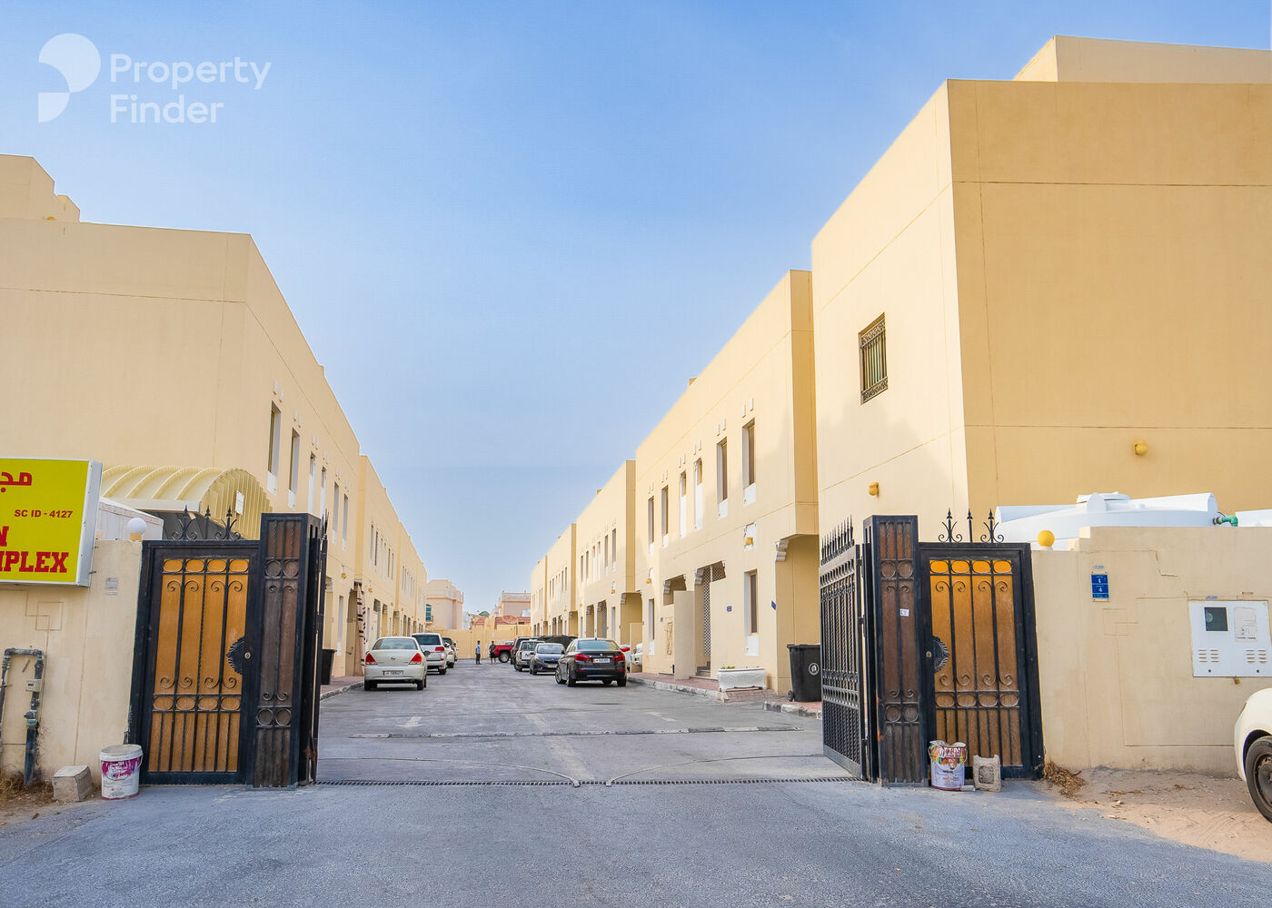 992570 - Property Image 2